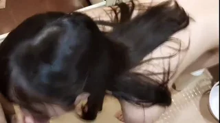 샤워실에서 입으로 해 주는 여친  한국야동 국산야동