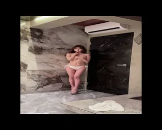 쓰리썸 욕플에 최고의 오르가즘녀  한국야동 국산야동