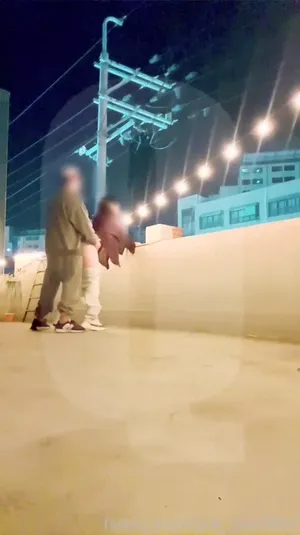 야외섹스를 즐기는 낭만있는 변태커플  국산야동 한국야동