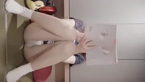 《만화방에서 숨죽이고 조용히 섹스》  국산야동 한국야동