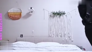 《보지에 불난듯이 아파하는 조건녀》  한국야동 국산야동