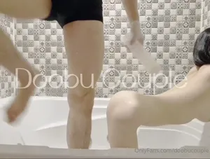 욕조에서 우유 관장플 즐기는 두부  한국야동 국산야동