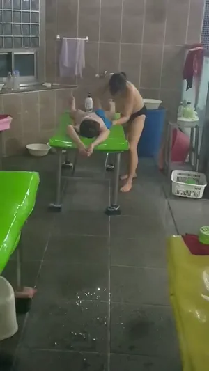 꼼꼼한 세신사 아지매의 손길 2  한국야동 국산야동