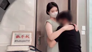 어린 불륜남 집에 찾아간 가슴 풍만 미시녀 !  한국야동 국산야동