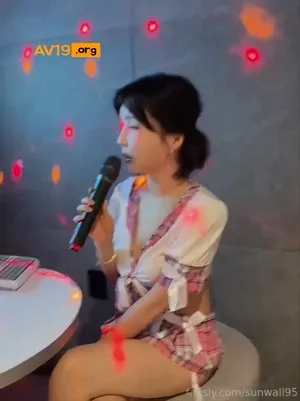 팬슬리 코인 노래방녀  한국야동 국산야동