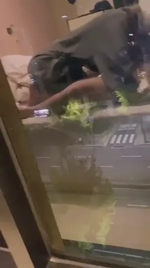 온리팬스-씨발 거리면서 격하게 자위, eevee.sexy  국산야동 한국야동