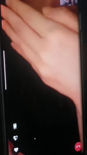 온리팬스-환자의 건강 상태를 사까시와 보지로 확인하는 금발 간호사, ScarlettKissesXO  한국야동 국산야동